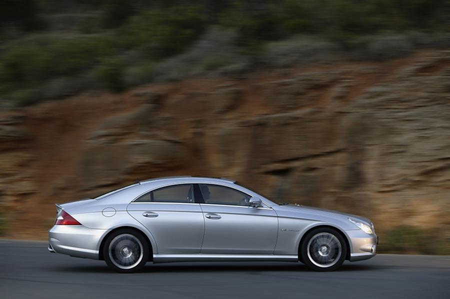  Mercedes-Benz CLS55 AMG 2005 года  (фото 20 из 40)